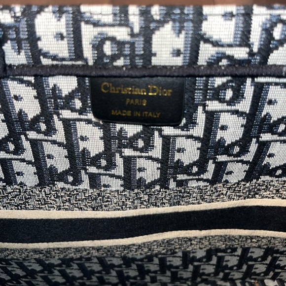 Cristian Dior Tote - Picture 2 of 5